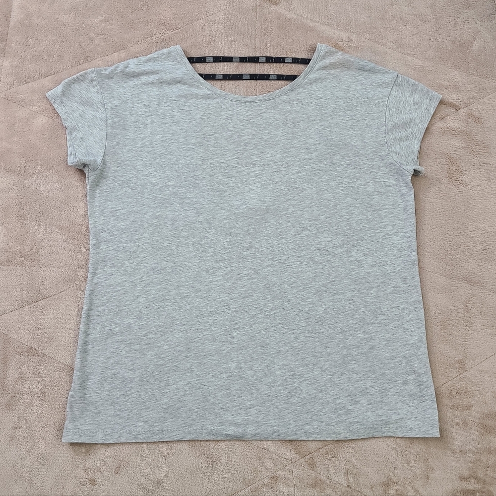 Victoria's Secret Light Gray Short Sleeve Tee